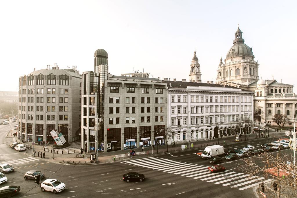 First at Andrassy Apartment Budapest Eksteriør billede